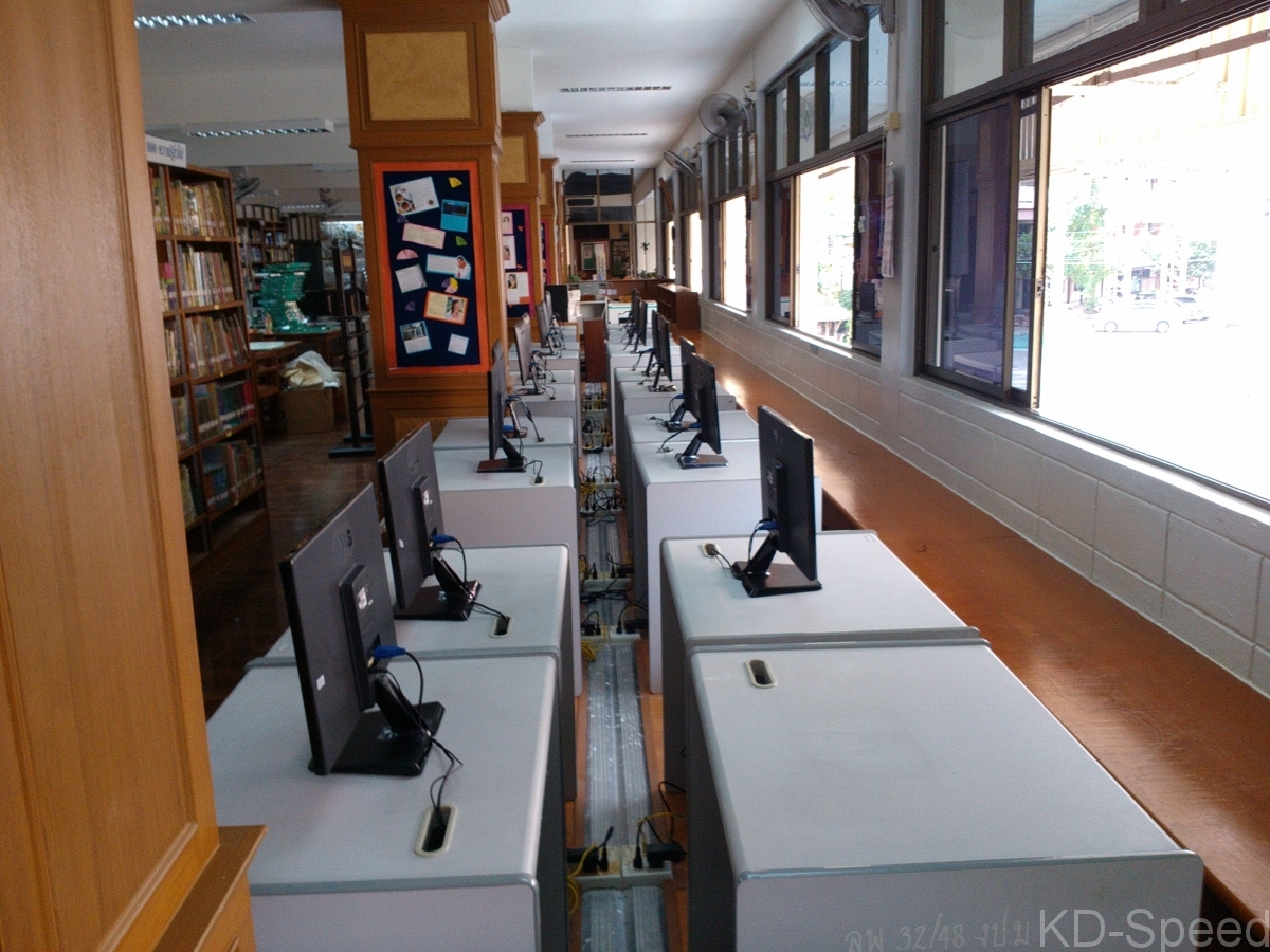 ติดตั้งคอมพิวเตอร์ โรงเรียนลาดปลาเค้าพิทยาคม